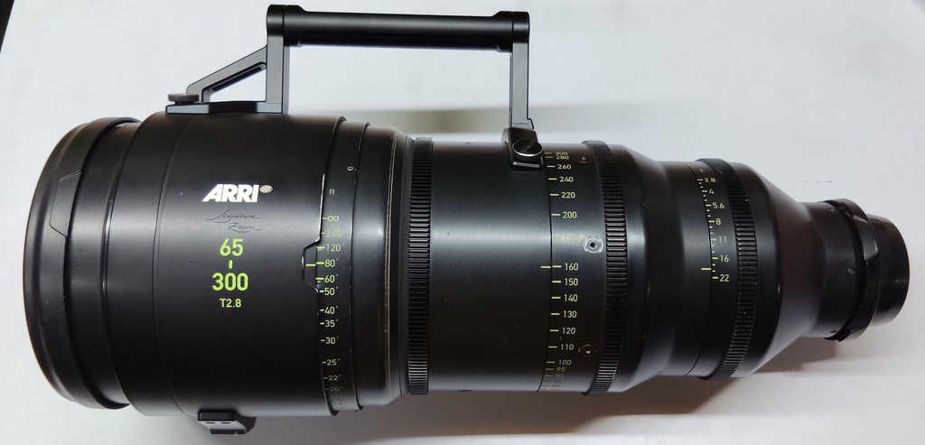SIGNATURE ZOOM 65-300MM